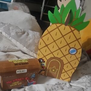 SpongeBob Pineapple House and Mr. Krabs Treasure Box Burger King